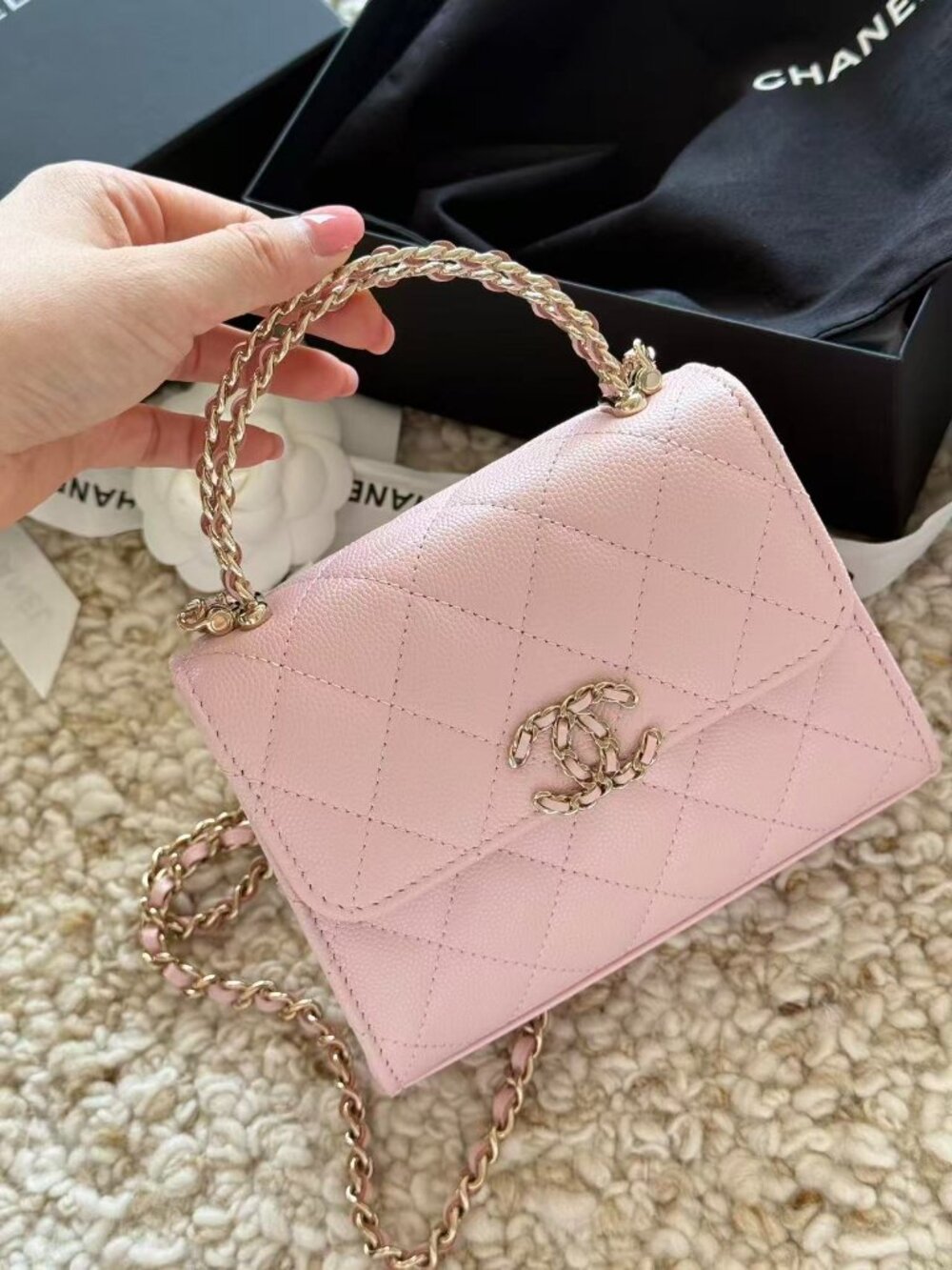 Classic CHANEL bag: A Stylish and Versatile Choice for Elegance